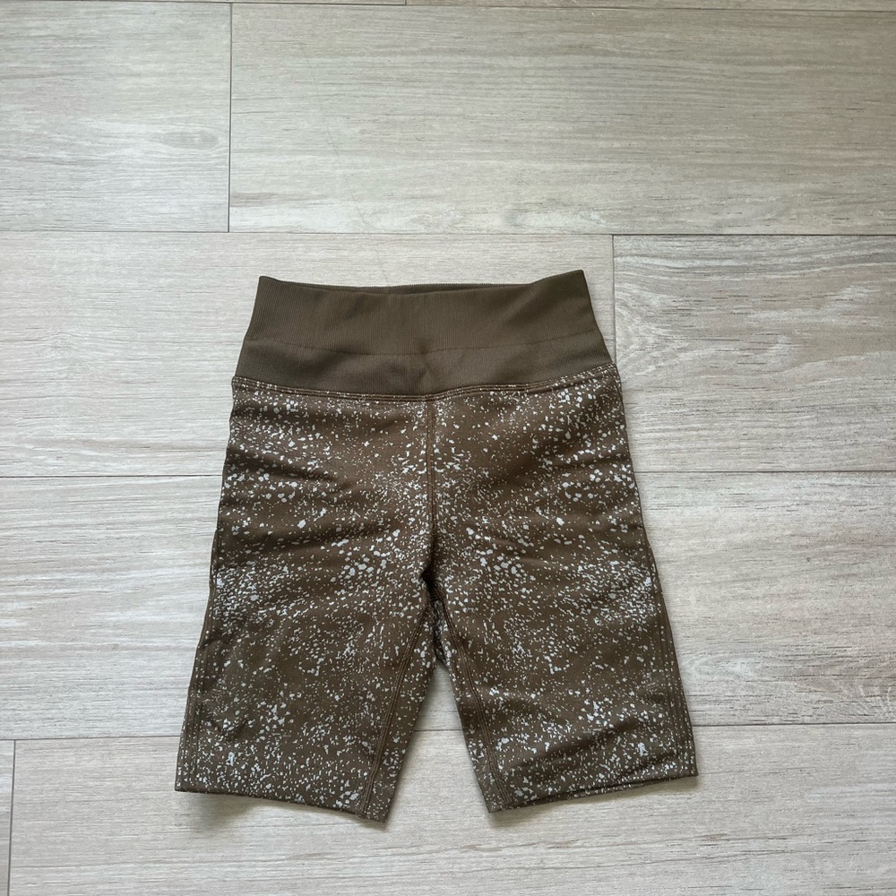 Lululemon biker shorts